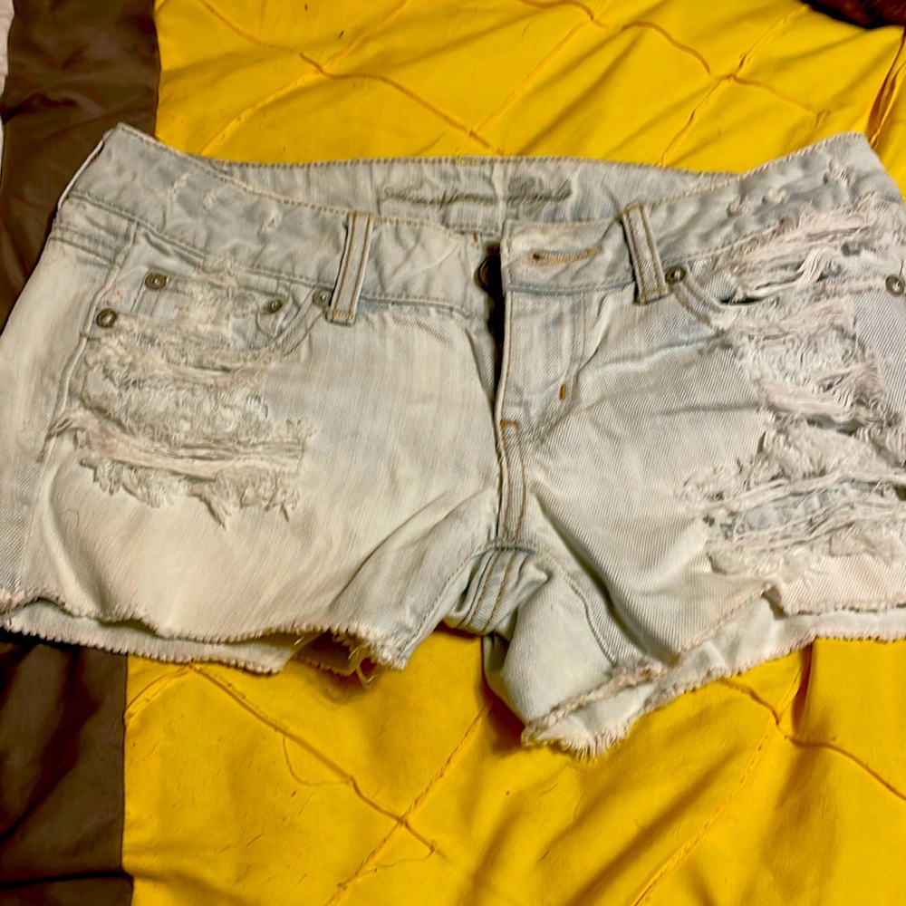 American eagle white very distressed, jeans shorts